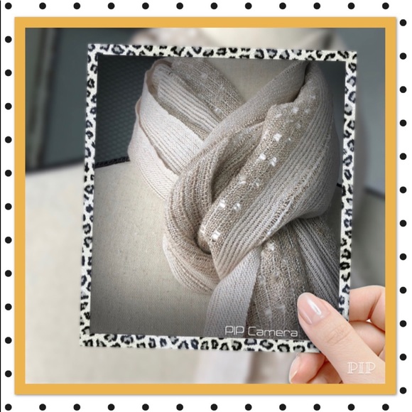 Accessories - Cream w/silver threads scarf. NWOT. Never worn